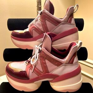 MICHAEL KORS SIZE 6 PLATFORM SNEAKERS